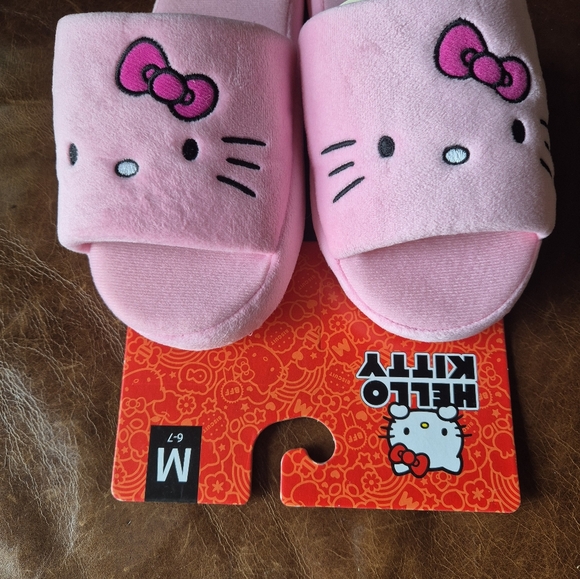 Hello Kitty Slides Slippers, size M6/7S - Picture 6 of 9